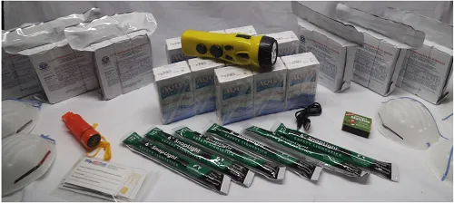 Nexis 6-Person Grab-N-Go Emergency Kit